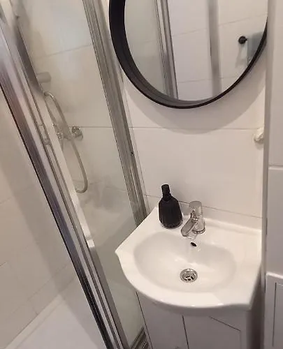 Eloft Zelazna * وارسو